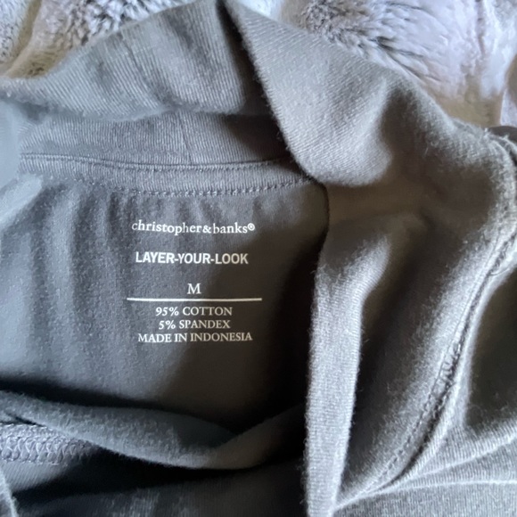 Sleeveless gray turtleneck by Christopher & Banks - Picture 2 of 4